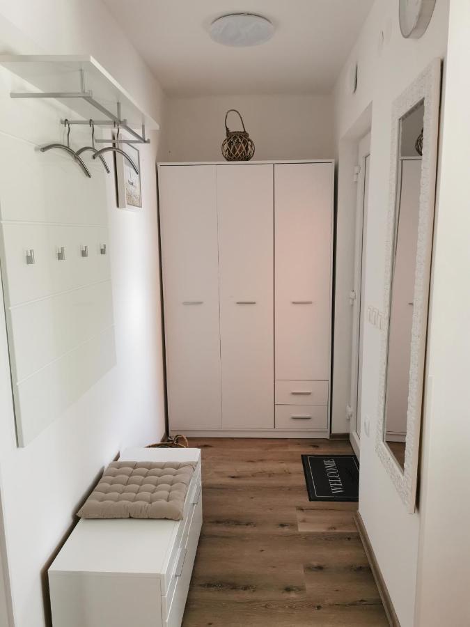 Apartments Alexandra ツェリェ エクステリア 写真