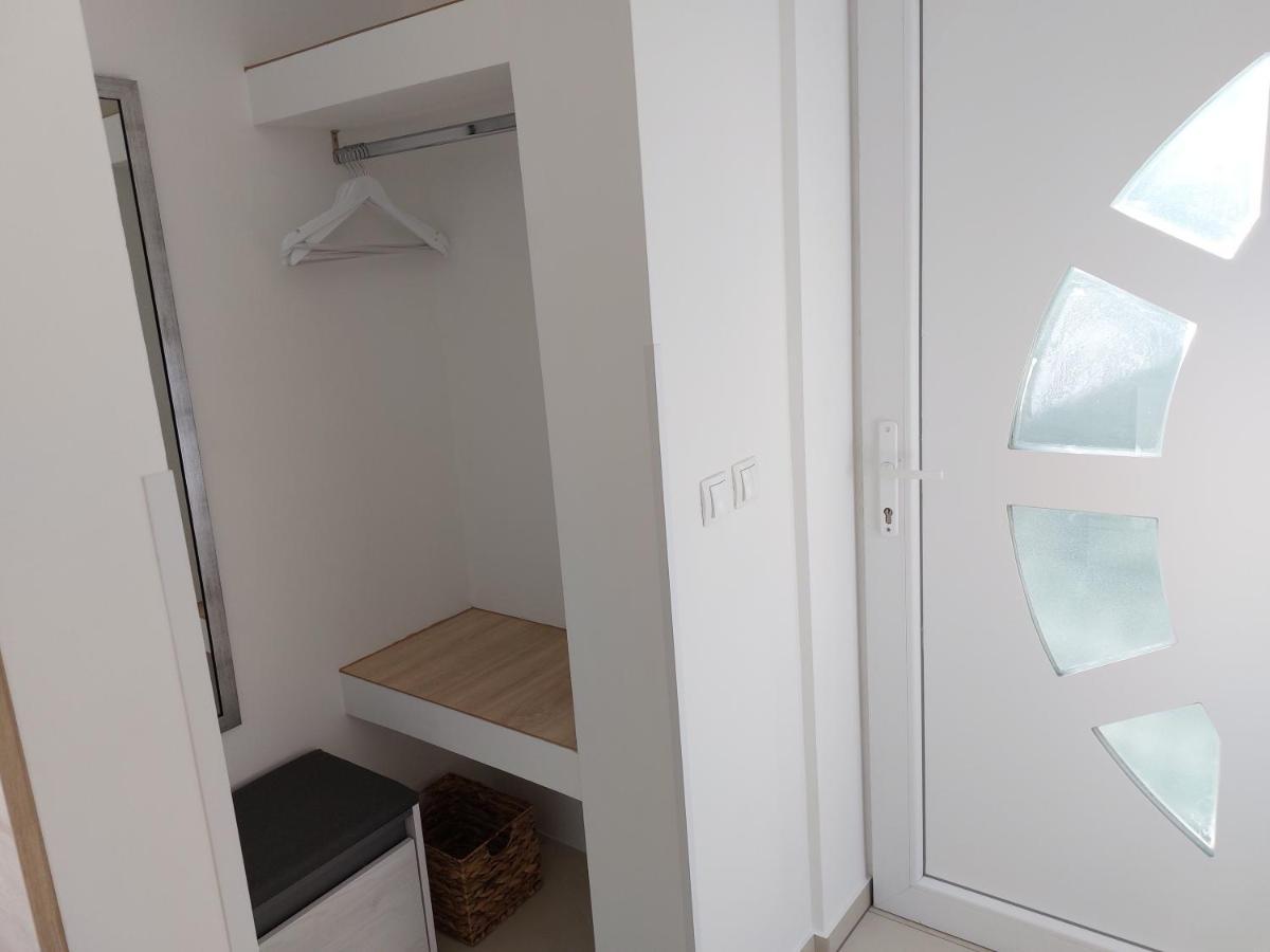 Apartments Alexandra ツェリェ エクステリア 写真