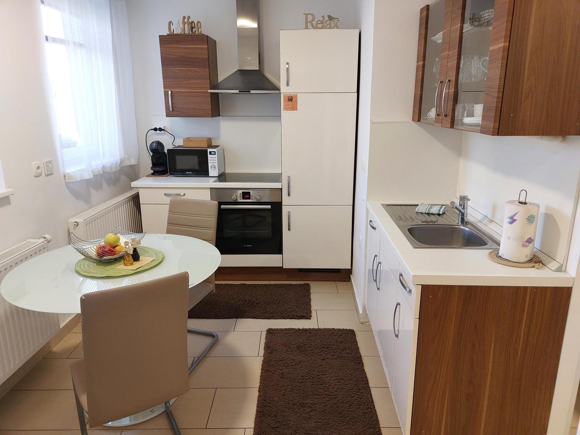 Apartments Alexandra ツェリェ エクステリア 写真